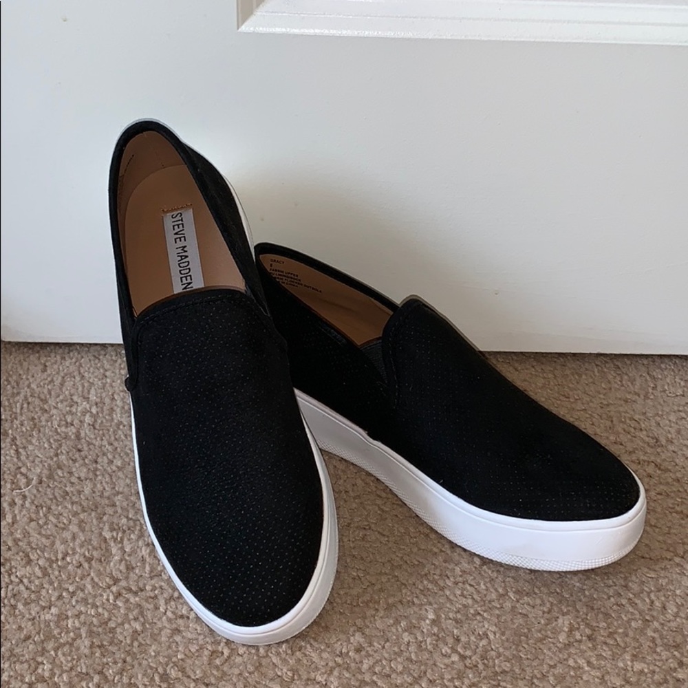 NW STEVE MADDEN WOMENS BLACK SLIPON PLATFORM SHOES